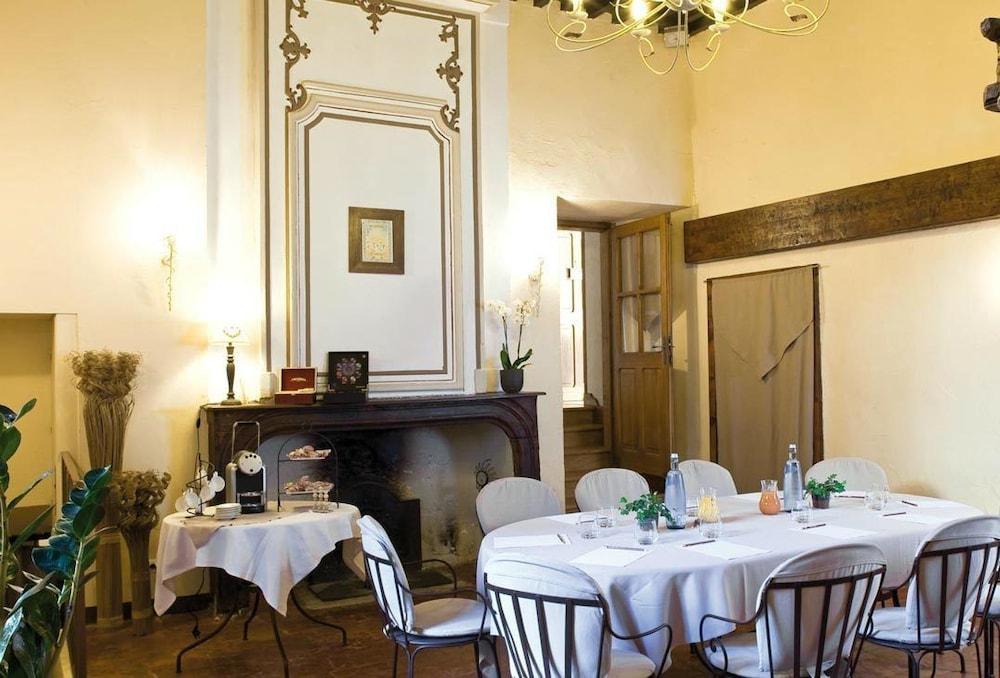 מירפואה Hotel Les Remparts מראה חיצוני תמונה