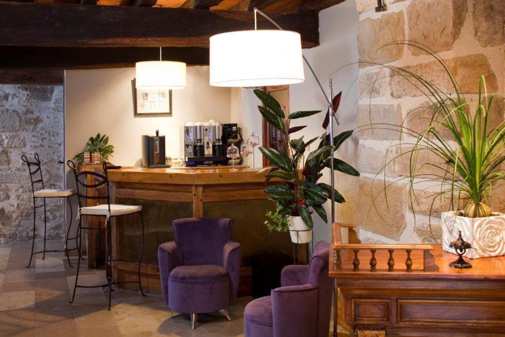 מירפואה Hotel Les Remparts מראה חיצוני תמונה