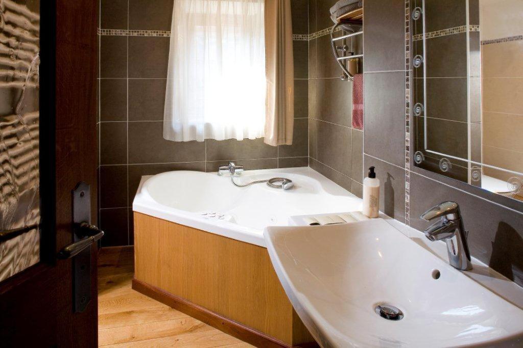 מירפואה Hotel Les Remparts חדר תמונה