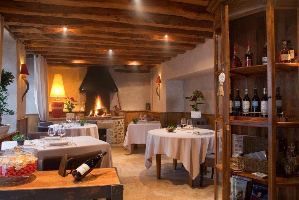 מירפואה Hotel Les Remparts מראה חיצוני תמונה