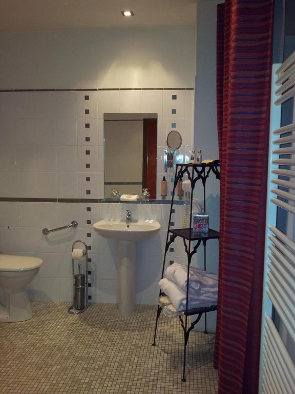 מירפואה Hotel Les Remparts מראה חיצוני תמונה