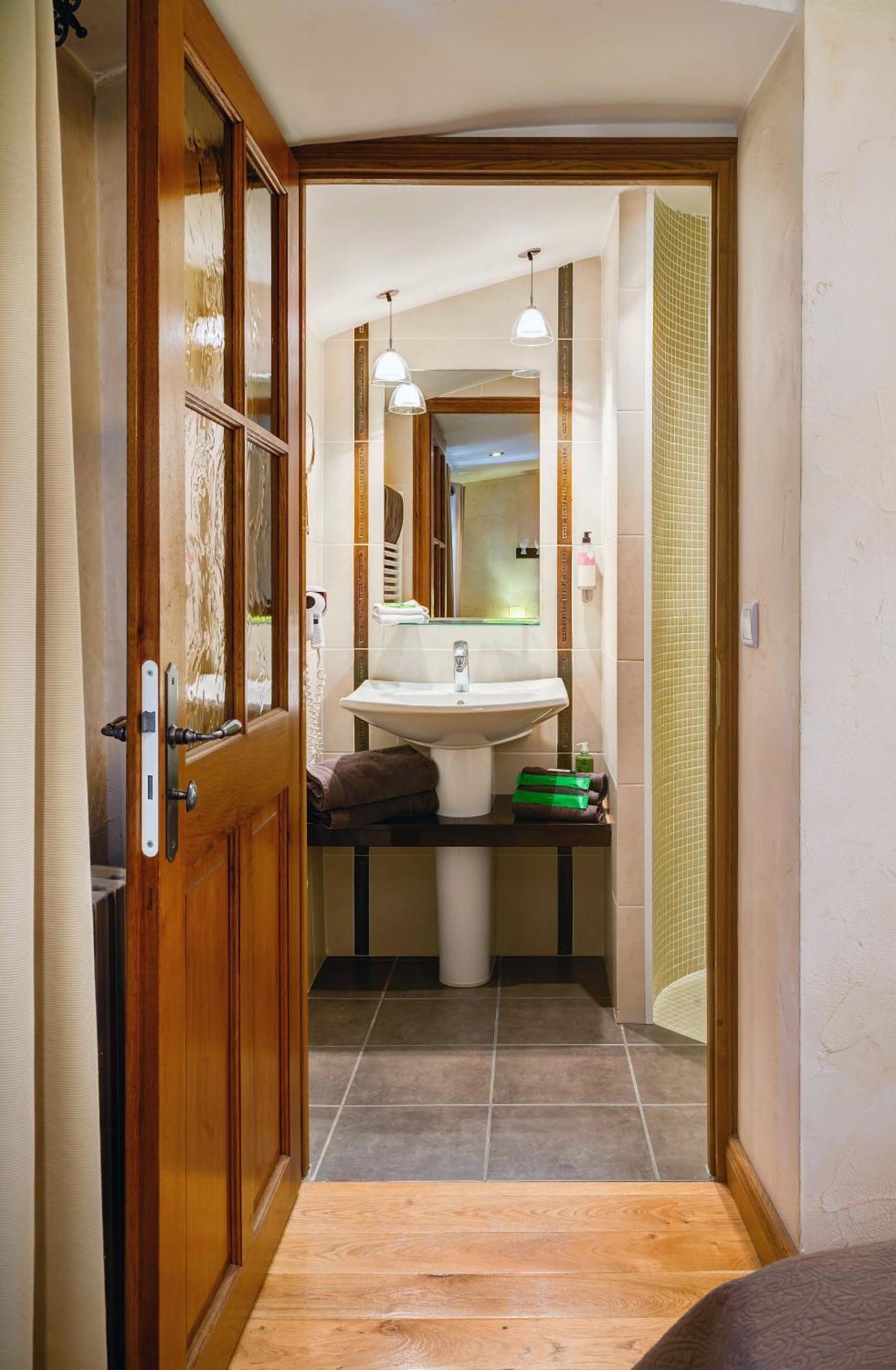 מירפואה Hotel Les Remparts מראה חיצוני תמונה