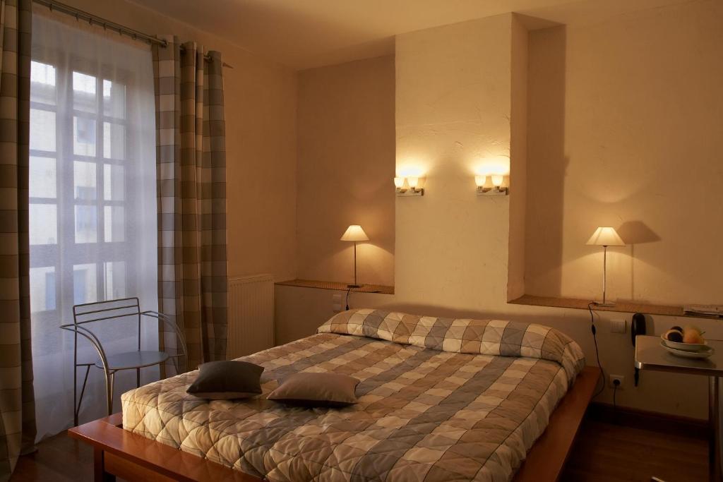 מירפואה Hotel Les Remparts מראה חיצוני תמונה